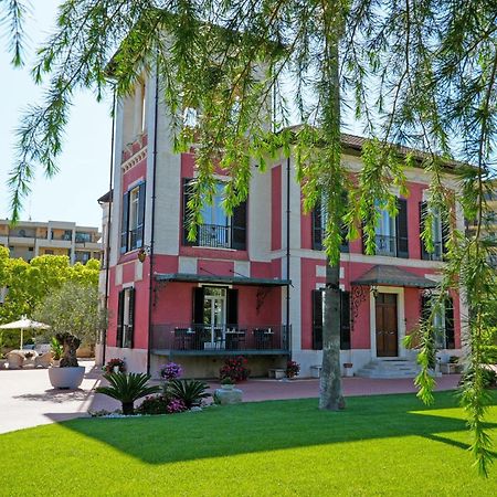 צ'ריניולה Villa Pallotta Luxury B&B מראה חיצוני תמונה