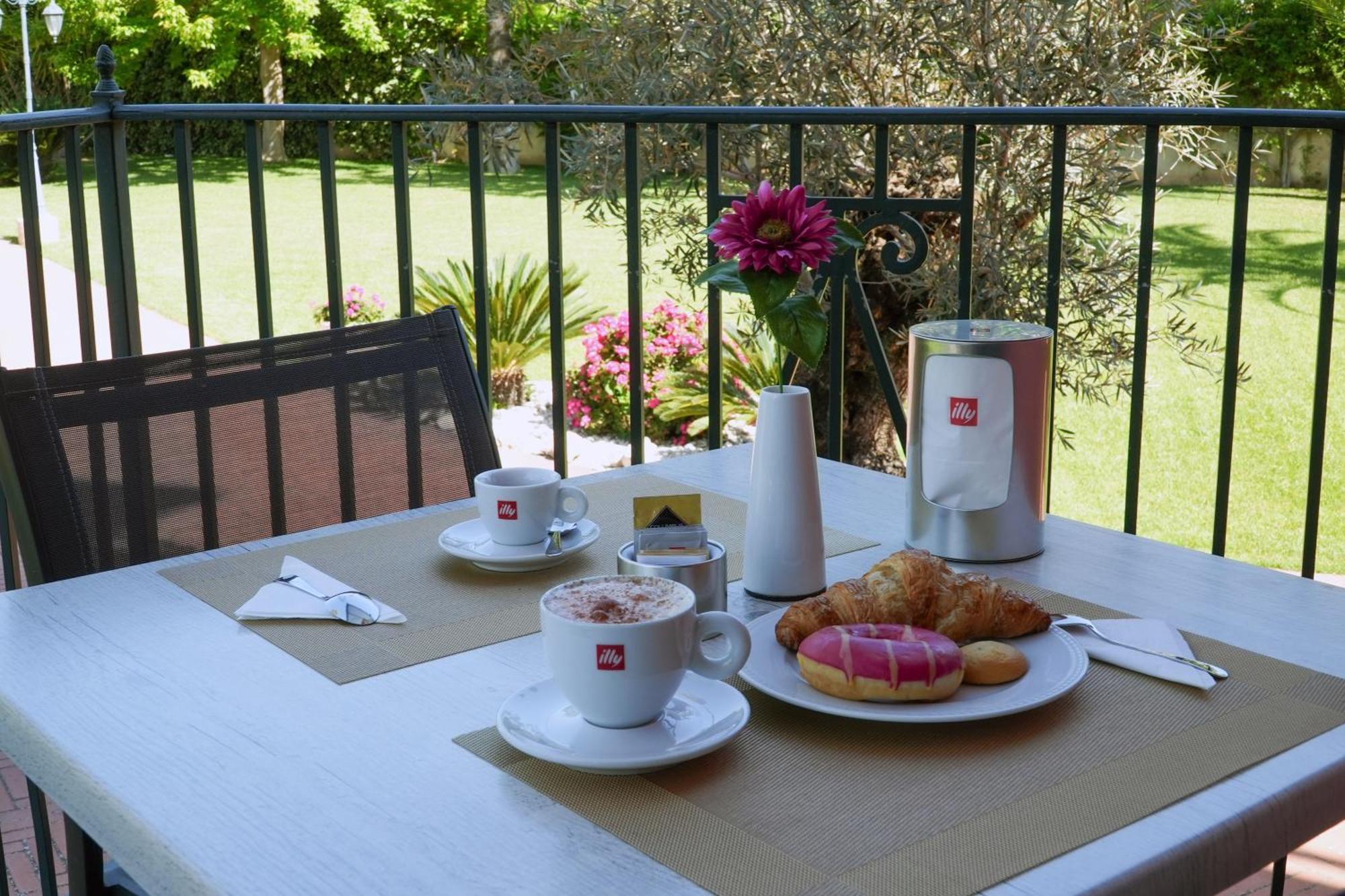 צ'ריניולה Villa Pallotta Luxury B&B מראה חיצוני תמונה