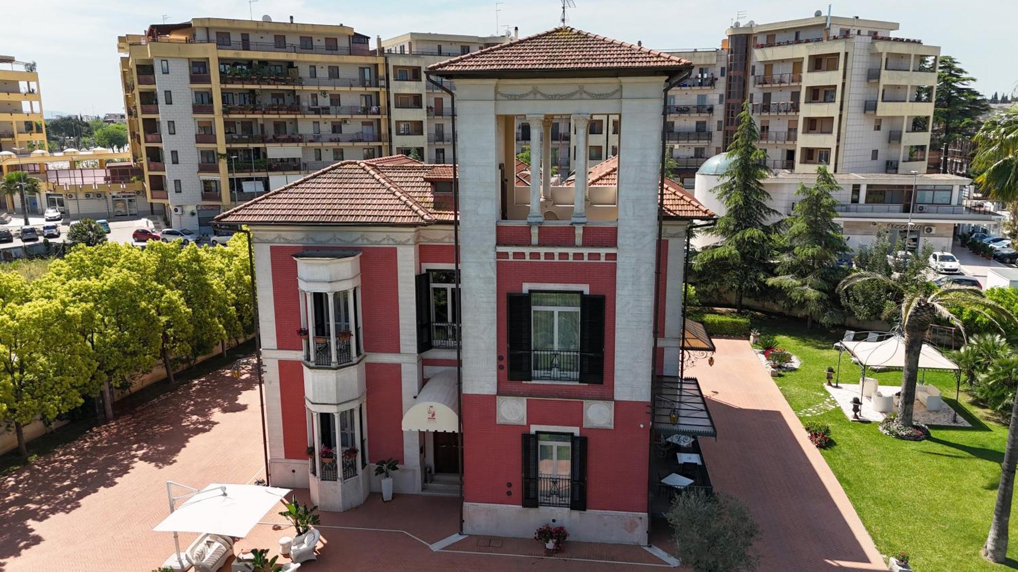 צ'ריניולה Villa Pallotta Luxury B&B מראה חיצוני תמונה